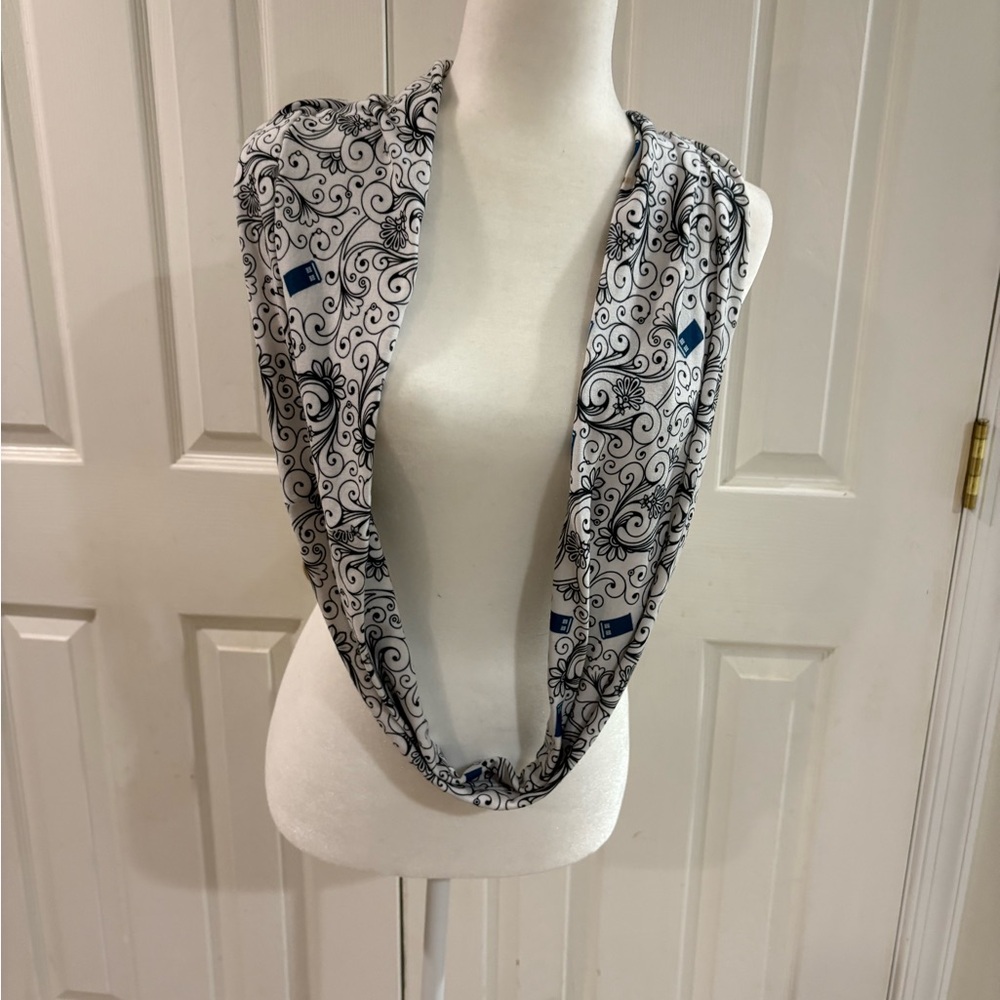 Dr. Who Blue and White Swirl Pattern Scarf